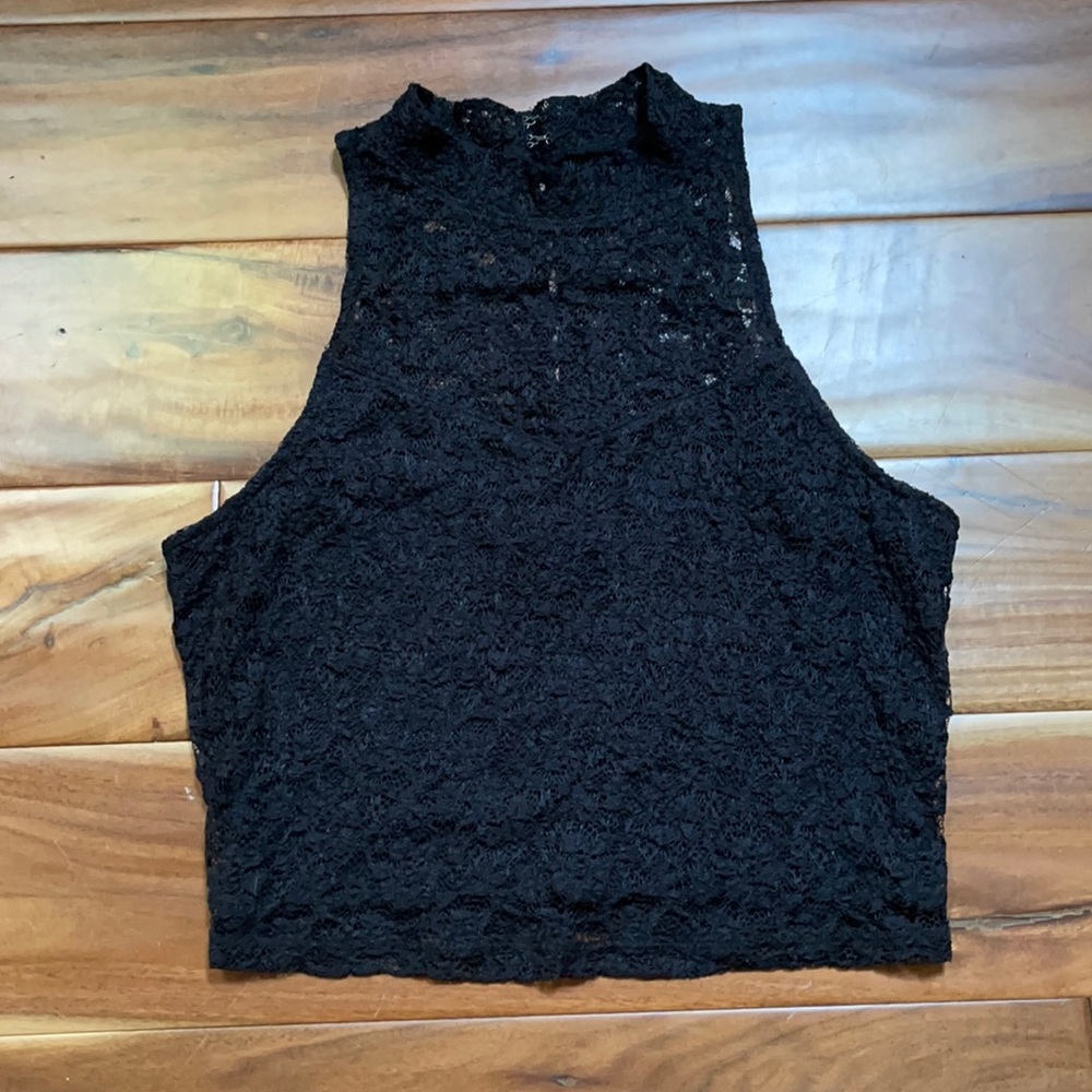 COPY - Abercrombie & Fitch black lace crop top
